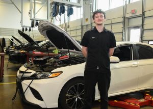 Jayden Glassmeyer, auto tech student